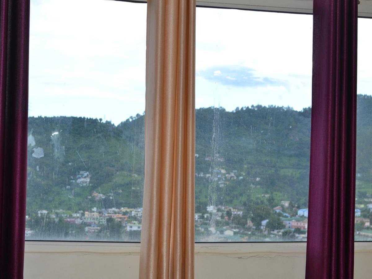 Oyo 37525 Hotel Mall Palace Pithorāgarh Dış mekan fotoğraf
