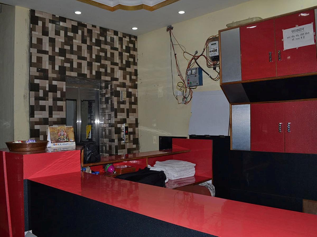 Oyo 37525 Hotel Mall Palace Pithorāgarh Dış mekan fotoğraf