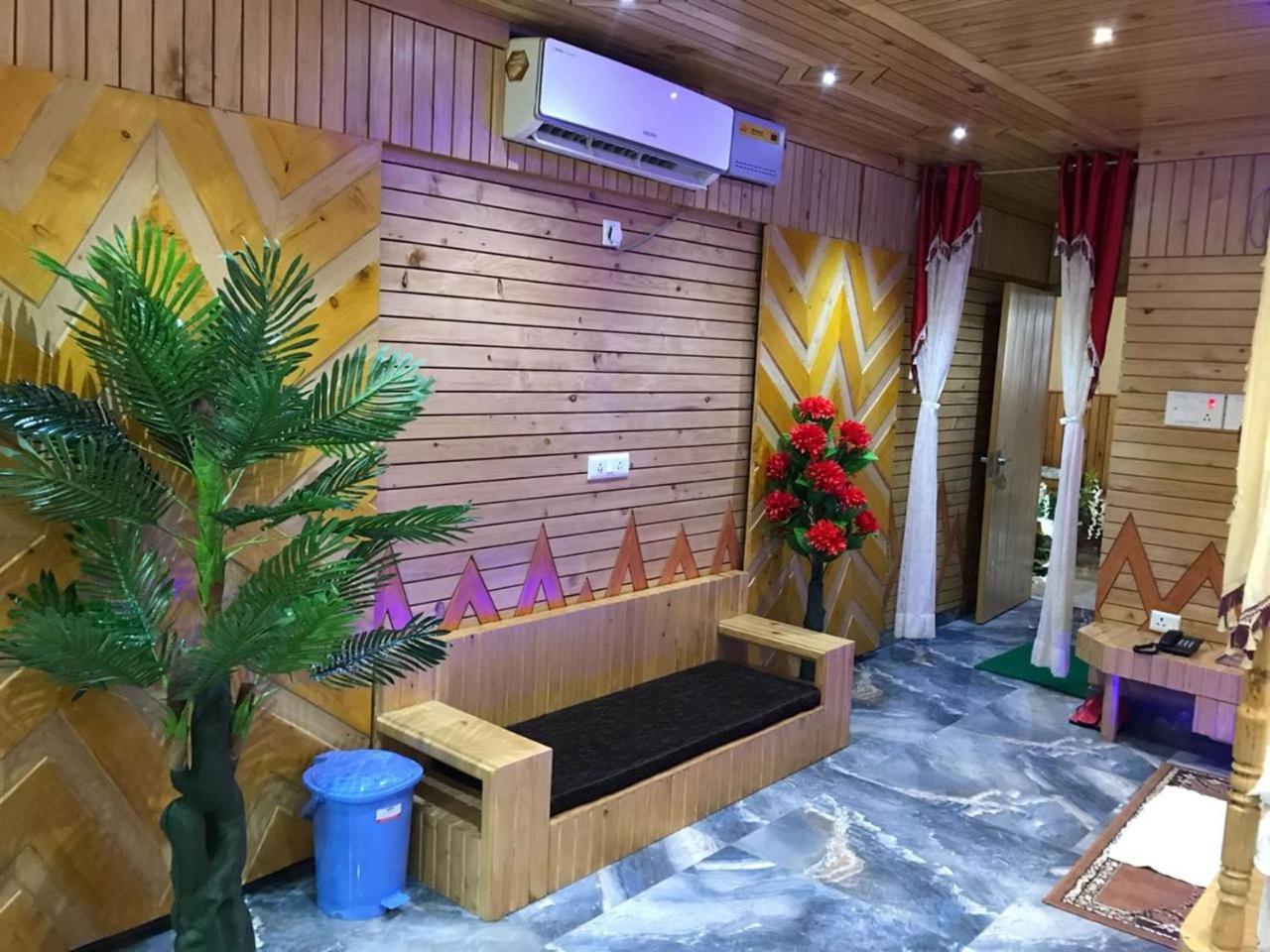 Oyo 37525 Hotel Mall Palace Pithorāgarh Dış mekan fotoğraf