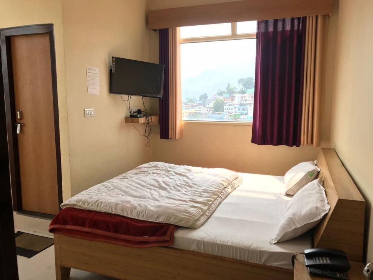 Oyo 37525 Hotel Mall Palace Pithorāgarh Dış mekan fotoğraf