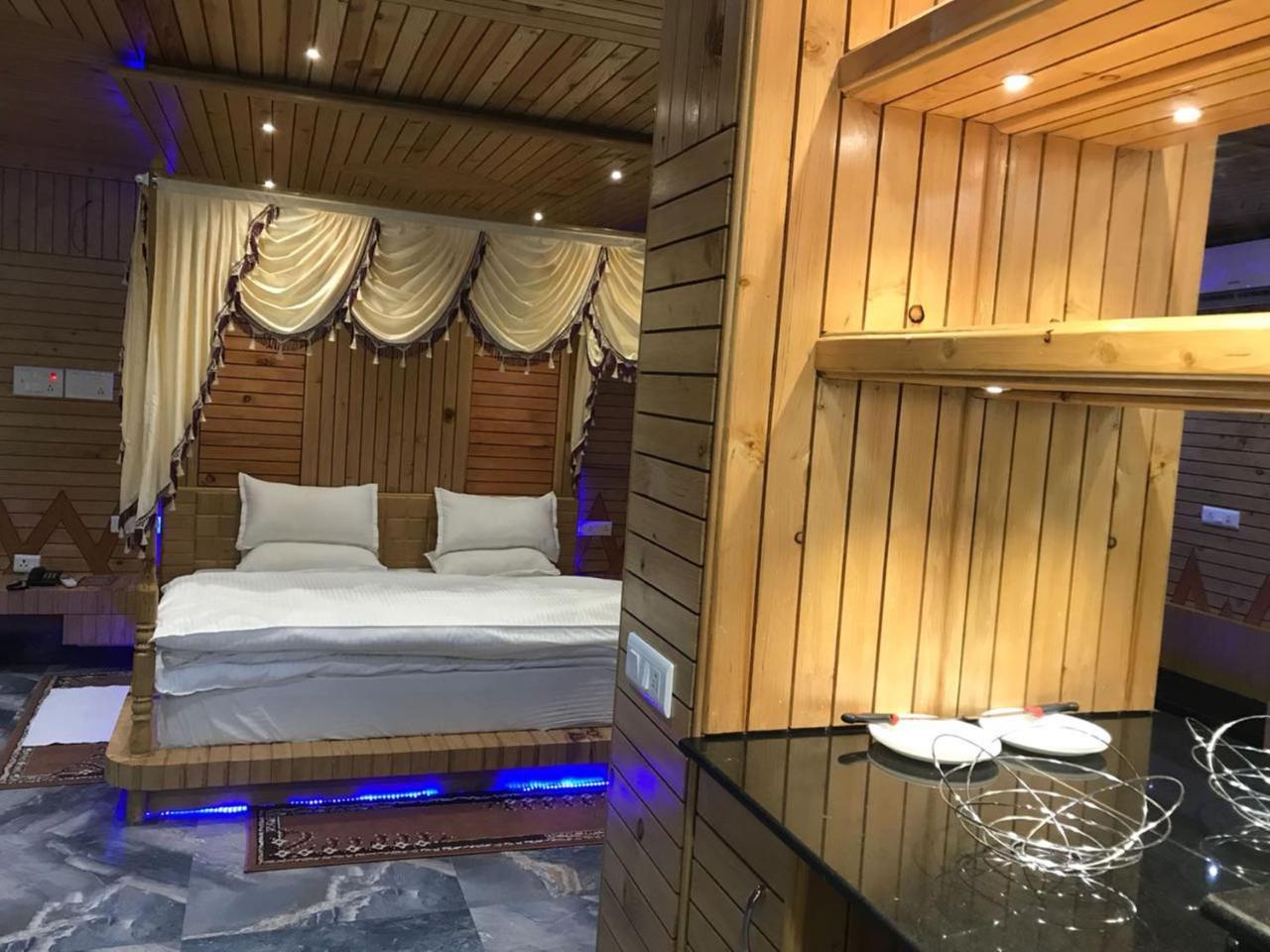 Oyo 37525 Hotel Mall Palace Pithorāgarh Dış mekan fotoğraf