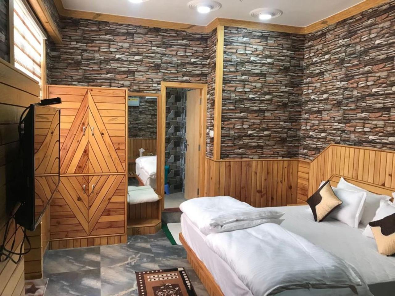 Oyo 37525 Hotel Mall Palace Pithorāgarh Dış mekan fotoğraf